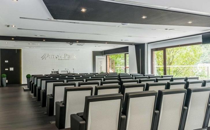 Salas de conferencias AnyósPark Mountain Salas de conferencias AnyósPark Mountain